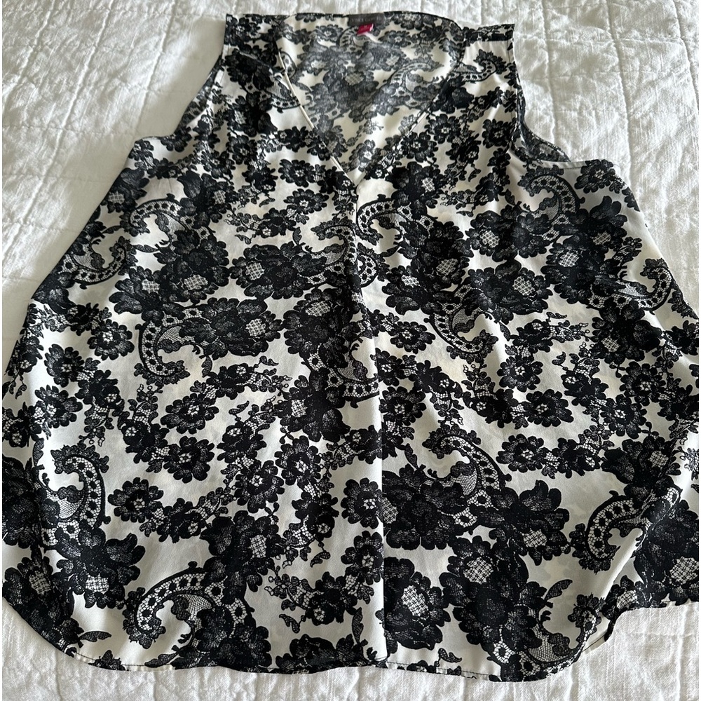 Vince Camuto top -size XL